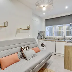 143 La Francaise, Apt, Appartement