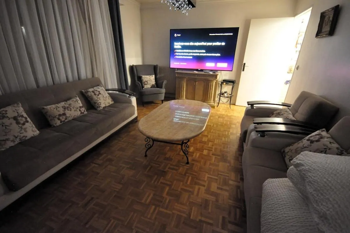 Spacious, Bright Apartment With Private Parking Paris