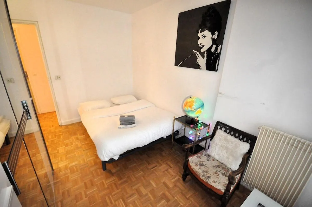 Spacious, Bright Apartment With Private Parking Paris