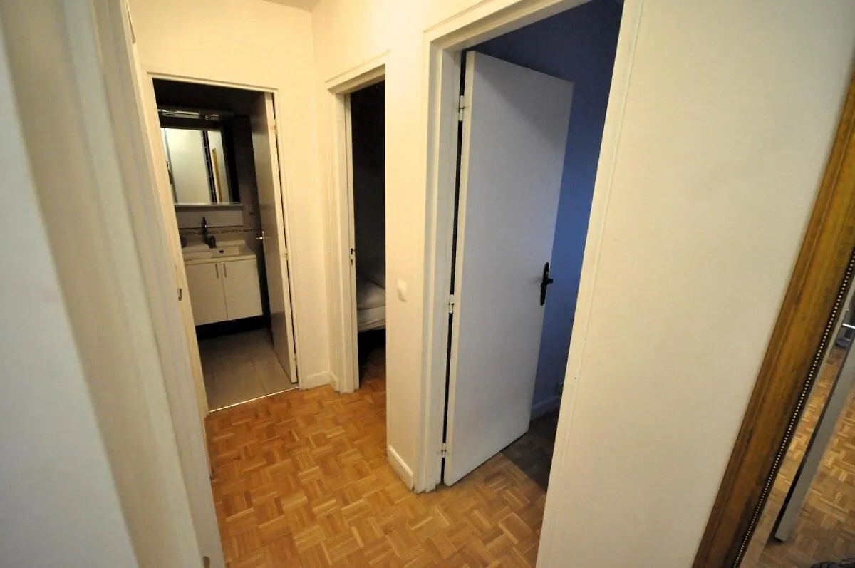 Spacious, Bright Apartment With Private Parking Paříž