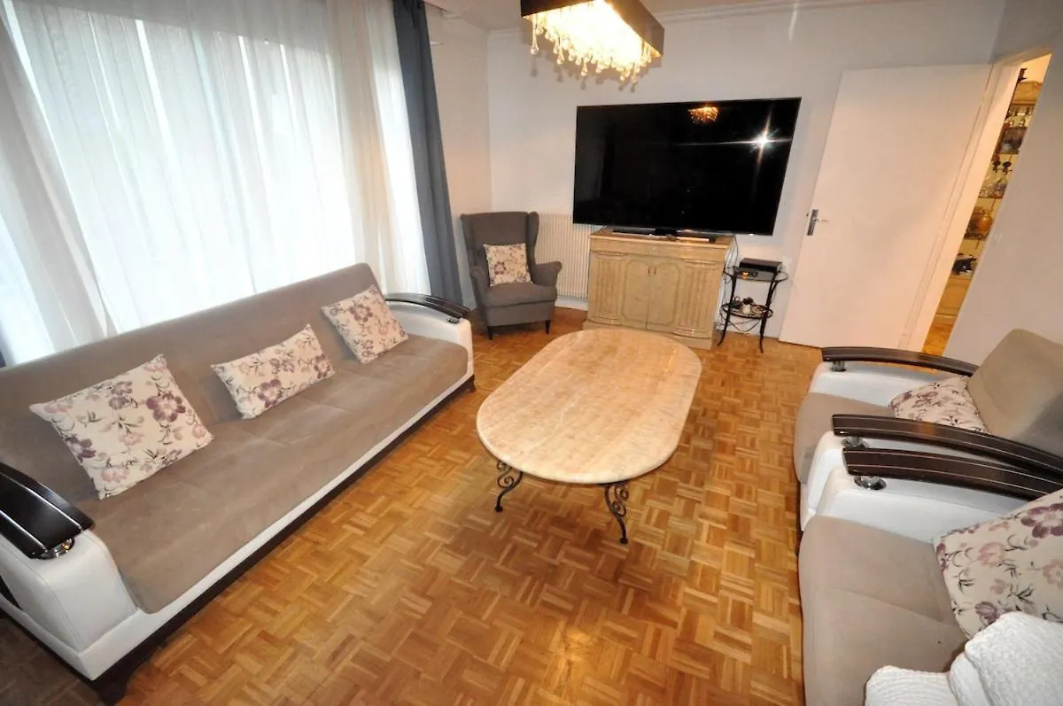 Spacious, Bright Apartment With Private Parking Paris