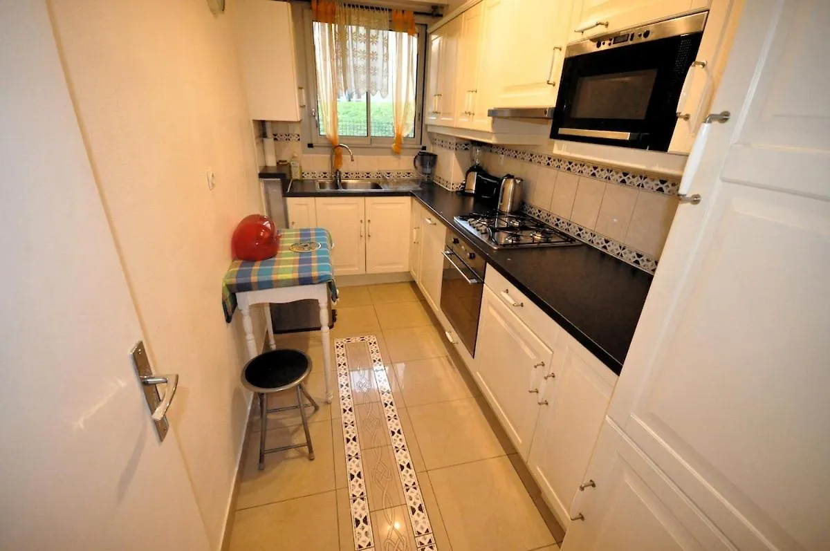 Spacious, Bright Apartment With Private Parking Paris