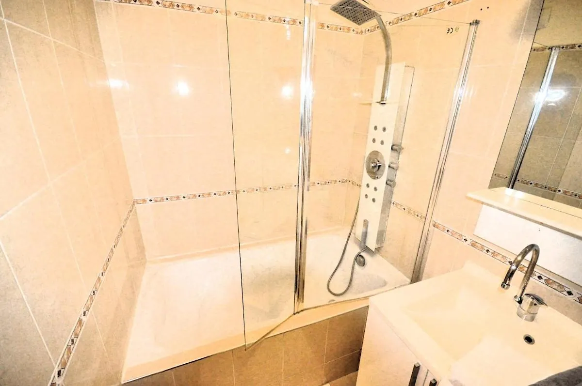 Spacious, Bright Apartment With Private Parking Paříž 0*,