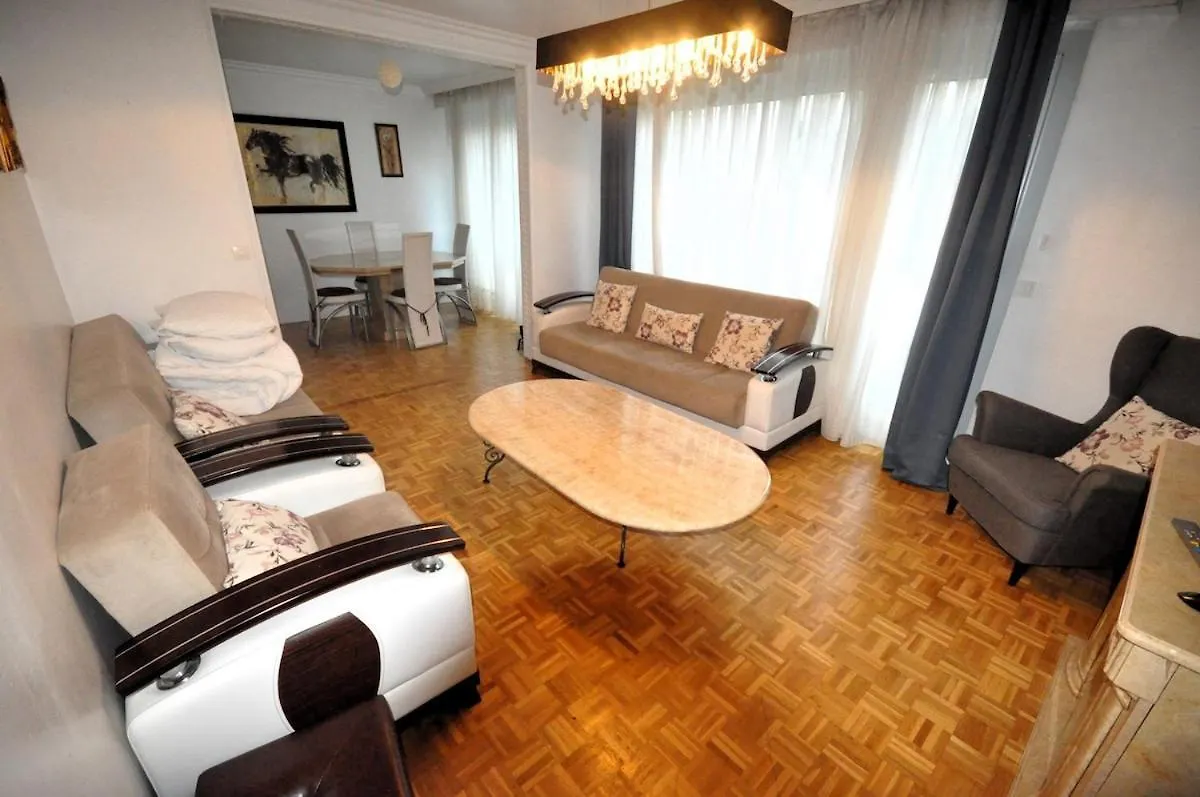 Spacious, Bright Apartment With Private Parking Paris